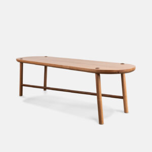 Banco de madeira maciça com design minimalista